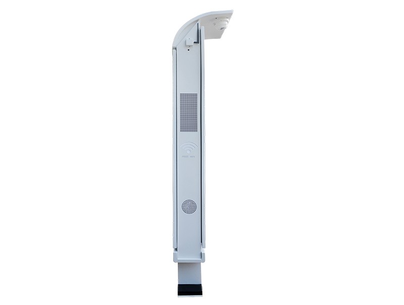 Double screen display in bus station